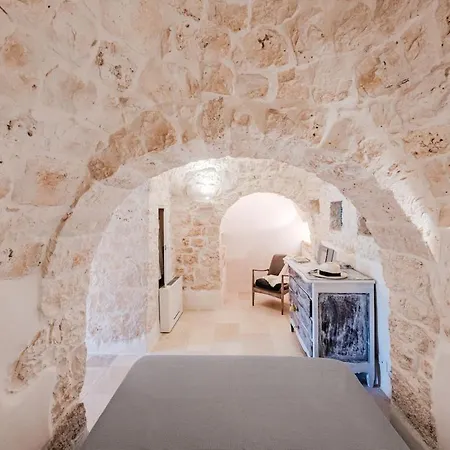 Вилла Lux Apulian Inside Trulli With Unique Pool Кастеллана-Гротте