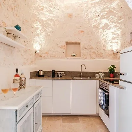 Вилла Lux Apulian Inside Trulli With Unique Pool Кастеллана-Гротте