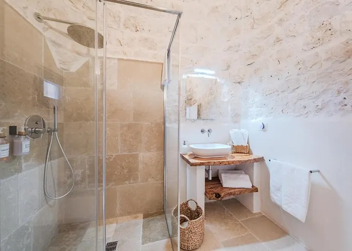 Lux Apulian Inside Trulli With Unique Pool Castellana Grotte